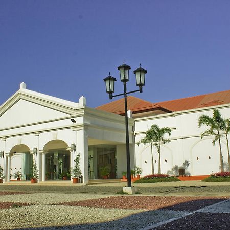 Ilocos Norte Hotel & Convention Center Laoag Dış mekan fotoğraf
