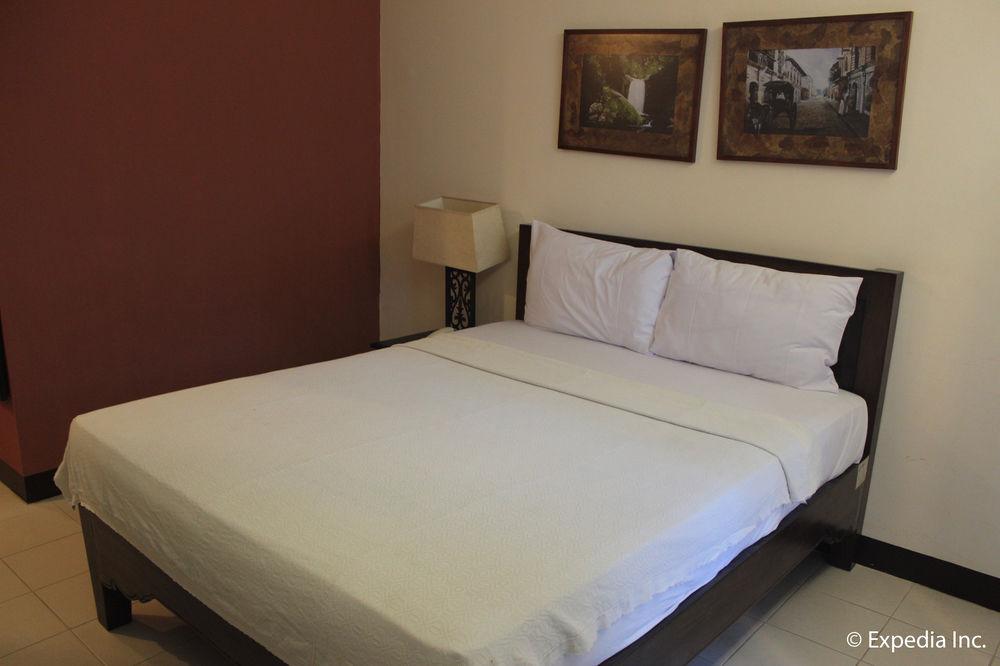 Ilocos Norte Hotel & Convention Center Laoag Dış mekan fotoğraf