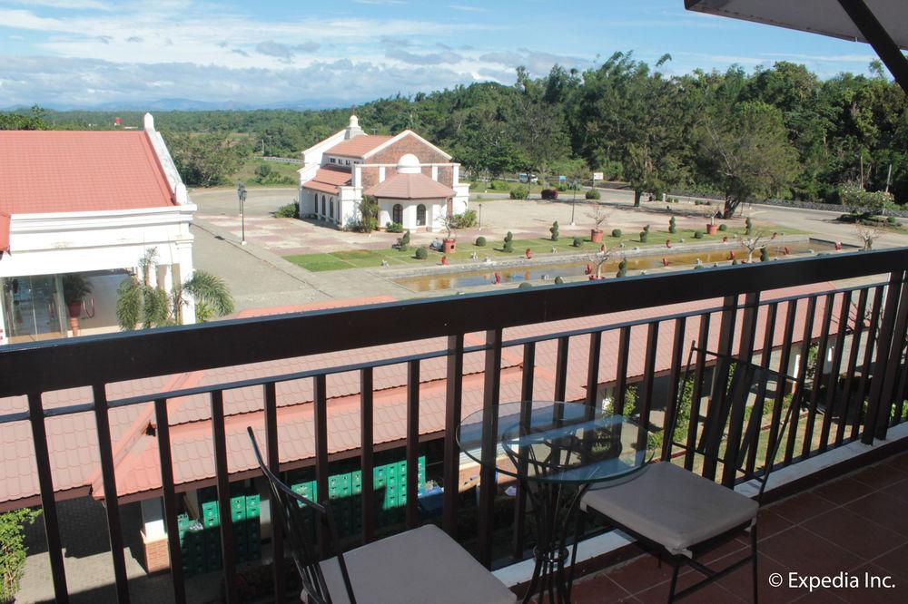 Ilocos Norte Hotel & Convention Center Laoag Dış mekan fotoğraf