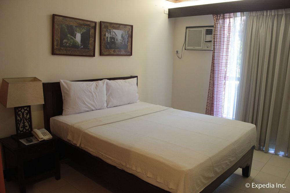 Ilocos Norte Hotel & Convention Center Laoag Dış mekan fotoğraf