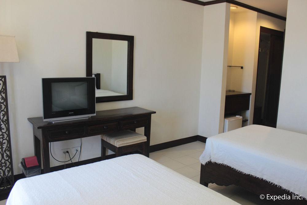 Ilocos Norte Hotel & Convention Center Laoag Dış mekan fotoğraf