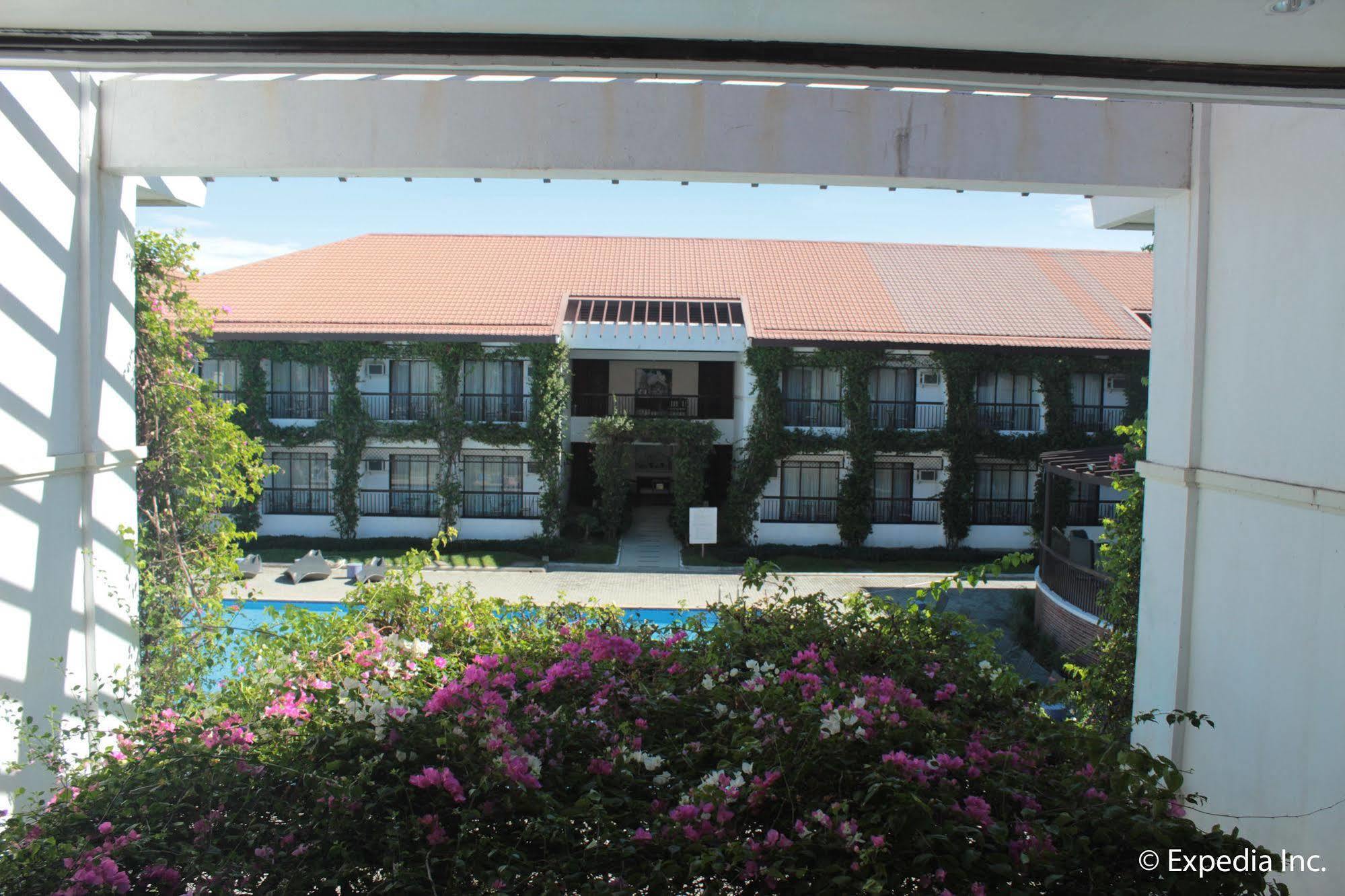 Ilocos Norte Hotel & Convention Center Laoag Dış mekan fotoğraf