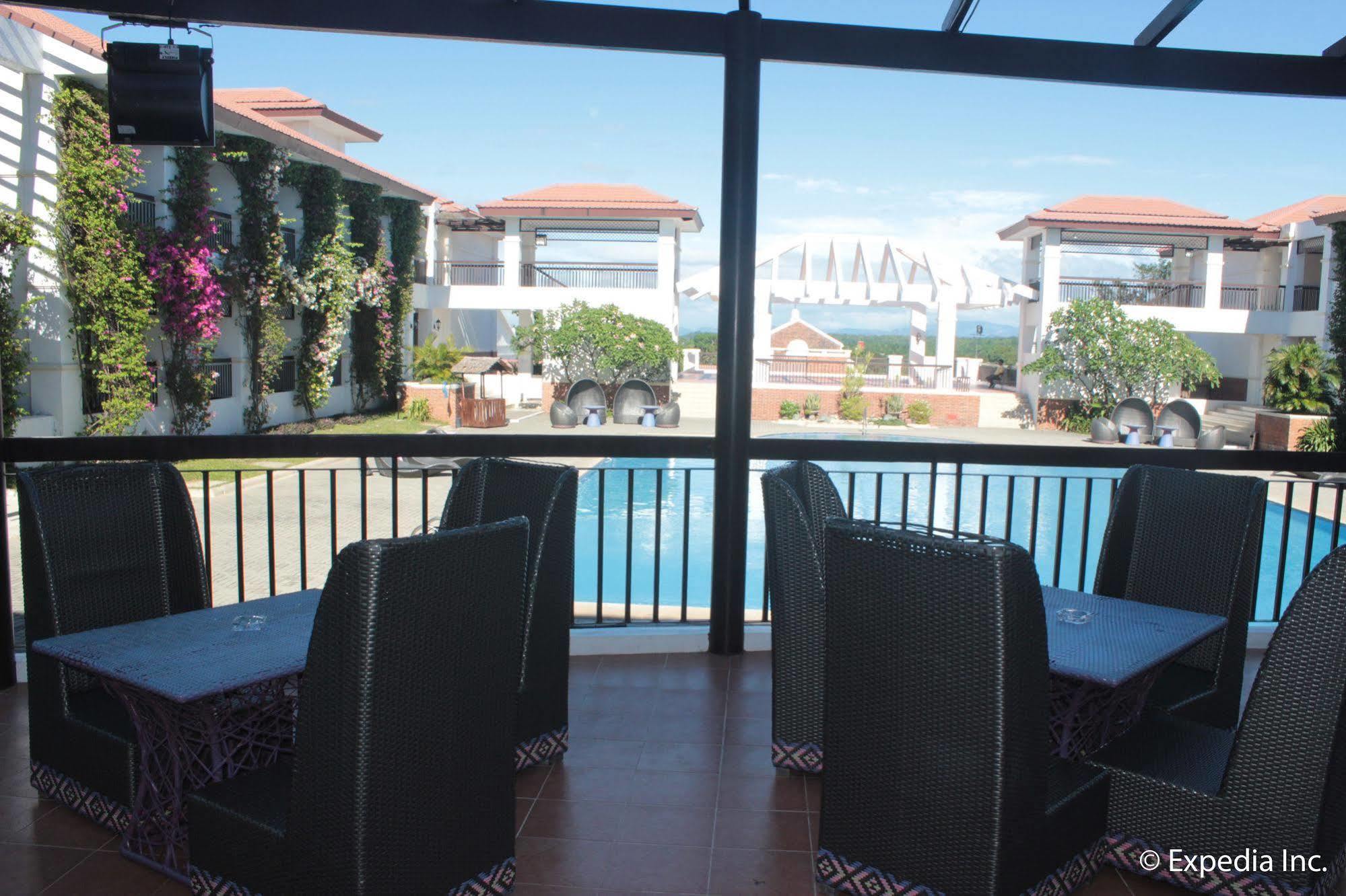 Ilocos Norte Hotel & Convention Center Laoag Dış mekan fotoğraf