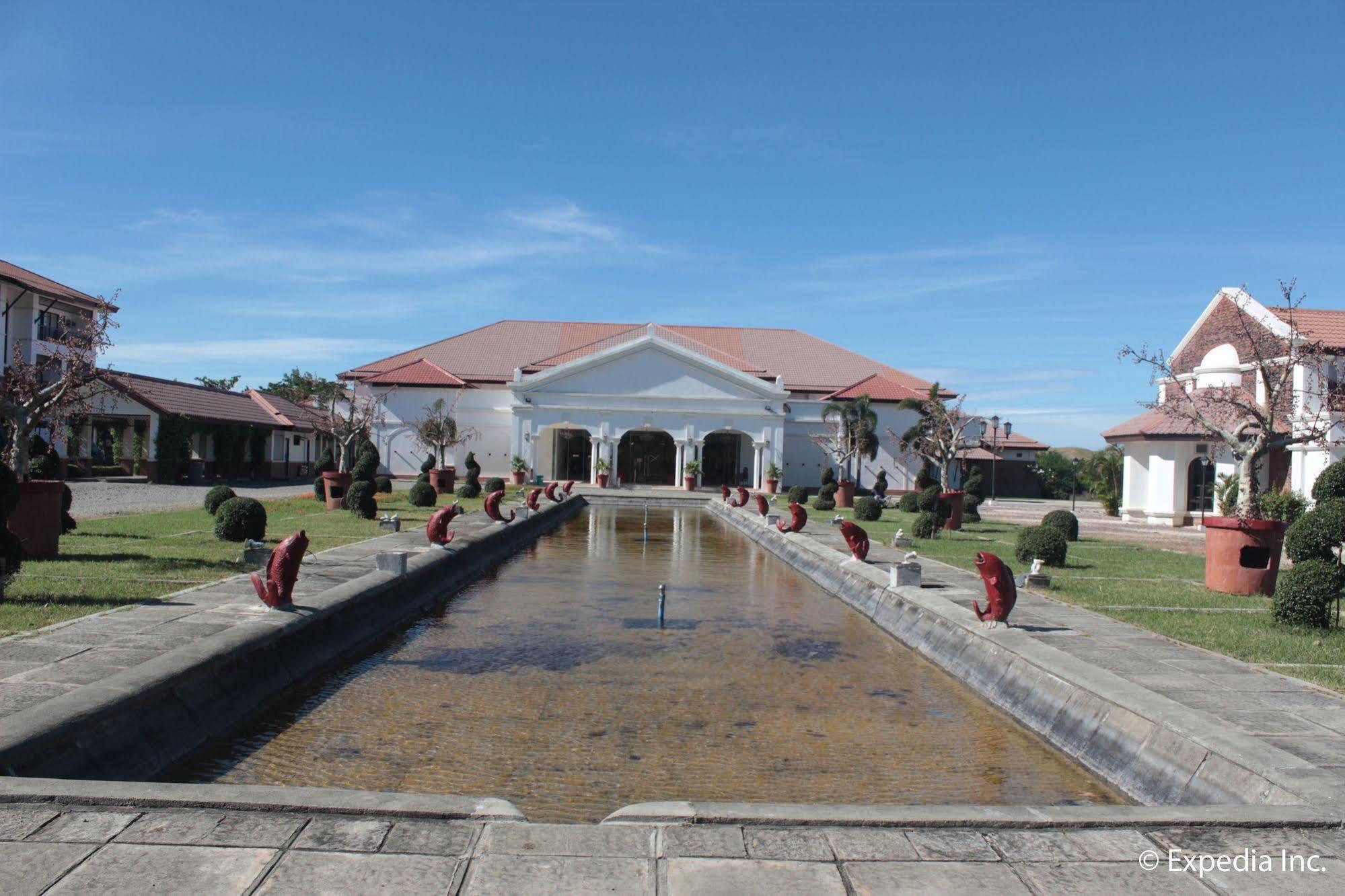 Ilocos Norte Hotel & Convention Center Laoag Dış mekan fotoğraf